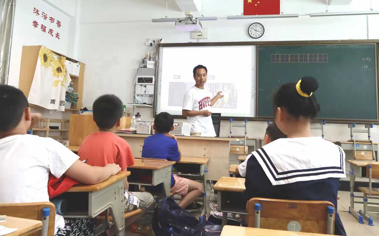 阳明钟公庙中心小学